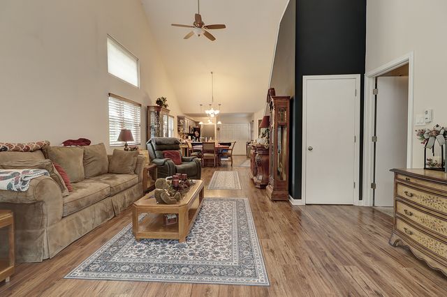 4330 River Glen Drive, Joliet, IL 60431