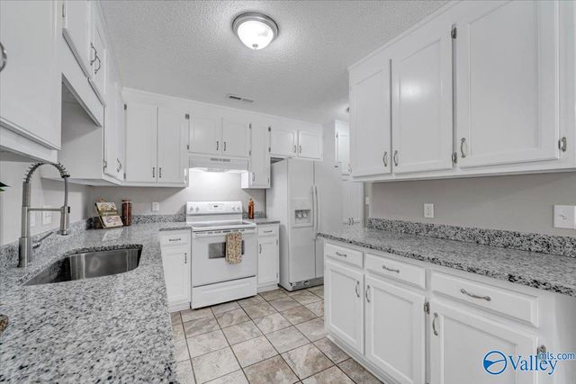 1808 Edgemere Court SE, Huntsville, AL 35803