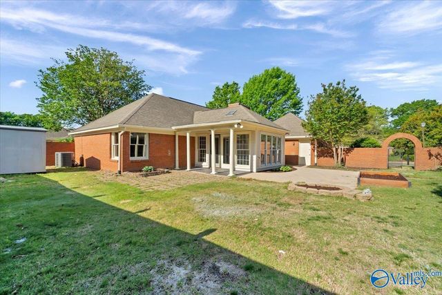 1808 Edgemere Court SE, Huntsville, AL 35803