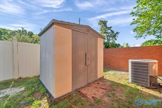 1808 Edgemere Court SE, Huntsville, AL 35803