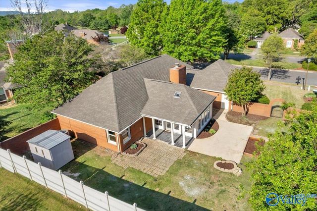 1808 Edgemere Court SE, Huntsville, AL 35803