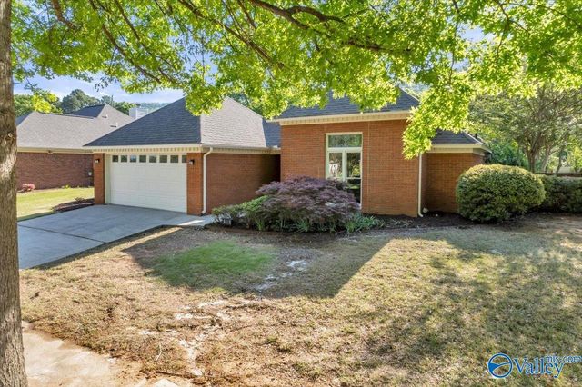 1808 Edgemere Court SE, Huntsville, AL 35803