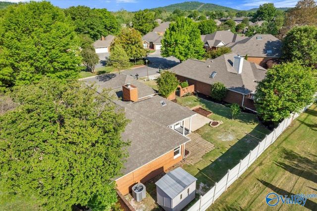 1808 Edgemere Court SE, Huntsville, AL 35803