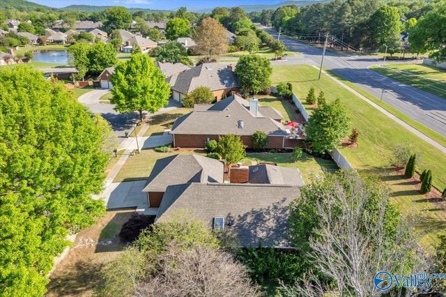 1808 Edgemere Court SE, Huntsville, AL 35803