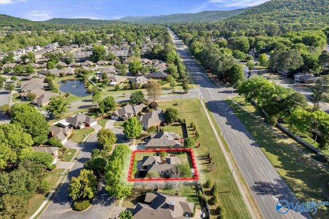 1808 Edgemere Court SE, Huntsville, AL 35803