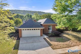 1808 Edgemere Court SE, Huntsville, AL 35803