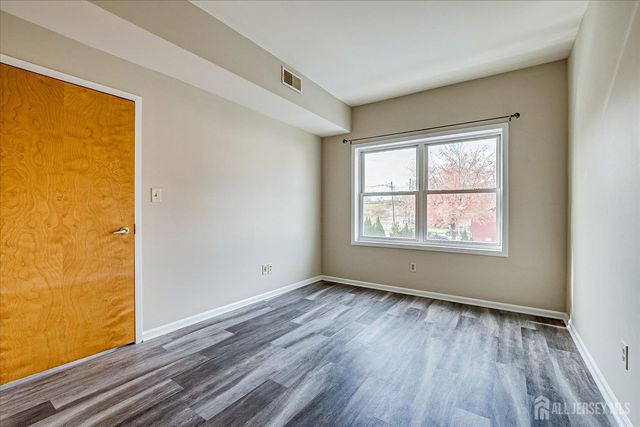 160 Durham Avenue 203, Metuchen, NJ 08840