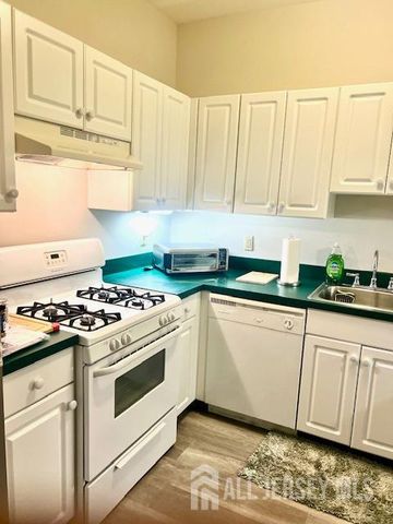 160 Durham Avenue 203, Metuchen, NJ 08840