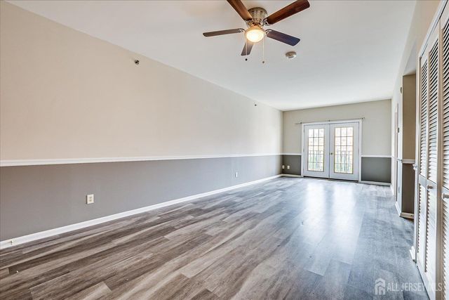 160 Durham Avenue 203, Metuchen, NJ 08840