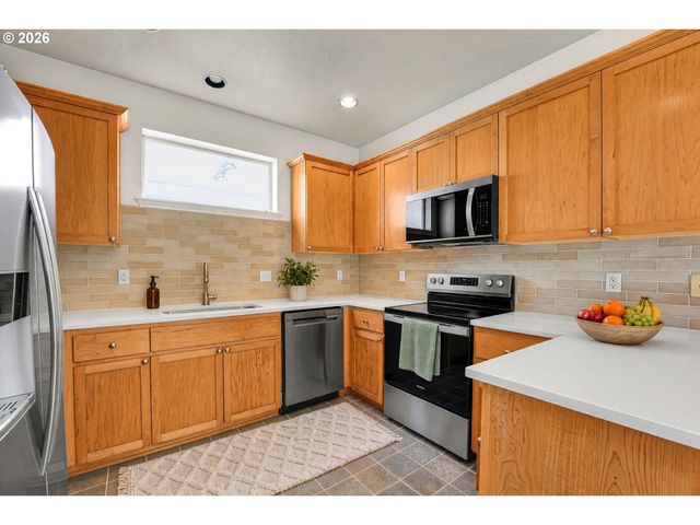 15835 Sw CENTURY Dr, Sherwood, OR 97140