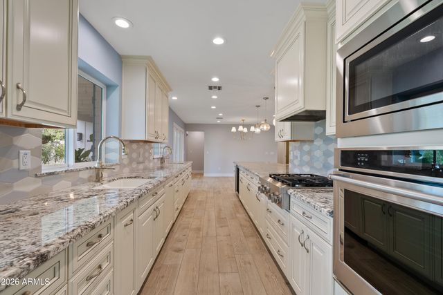 4010 E COOLIDGE Street, Phoenix, AZ 85018