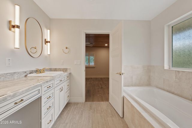 4010 E COOLIDGE Street, Phoenix, AZ 85018