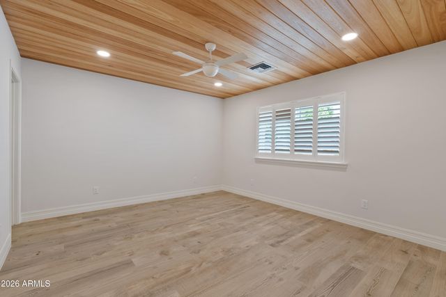 4010 E COOLIDGE Street, Phoenix, AZ 85018