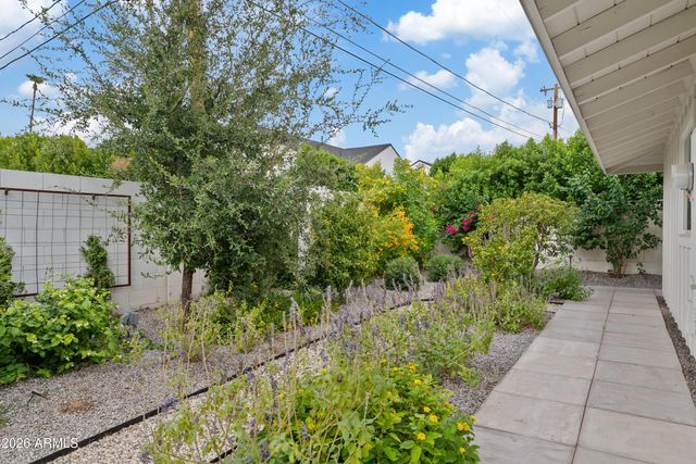 4010 E COOLIDGE Street, Phoenix, AZ 85018