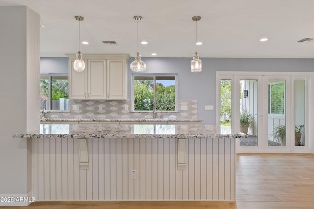 4010 E COOLIDGE Street, Phoenix, AZ 85018