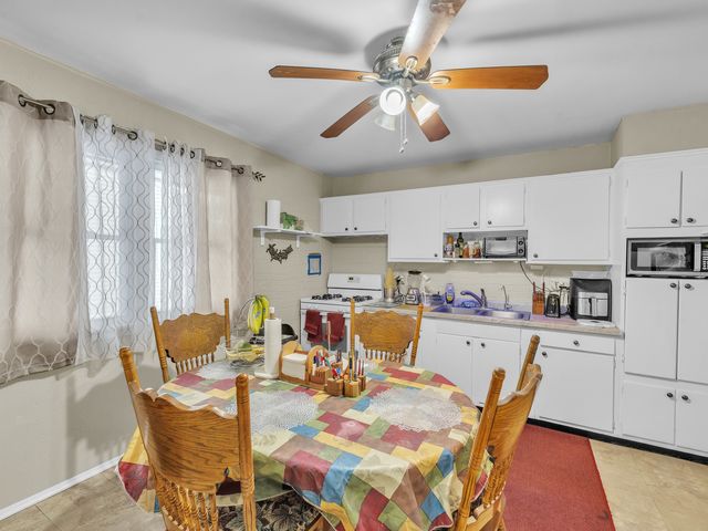 4817 Willow Lane, Mchenry, IL 60050