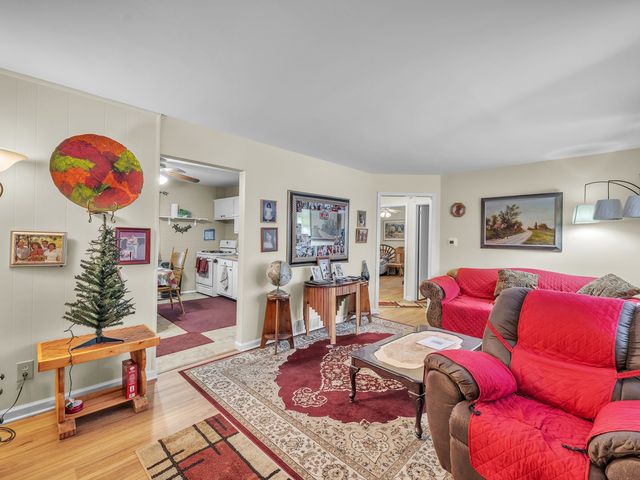 4817 Willow Lane, Mchenry, IL 60050