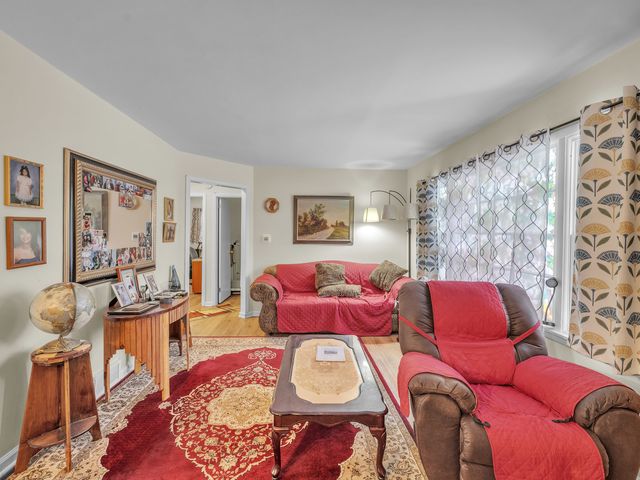 4817 Willow Lane, Mchenry, IL 60050