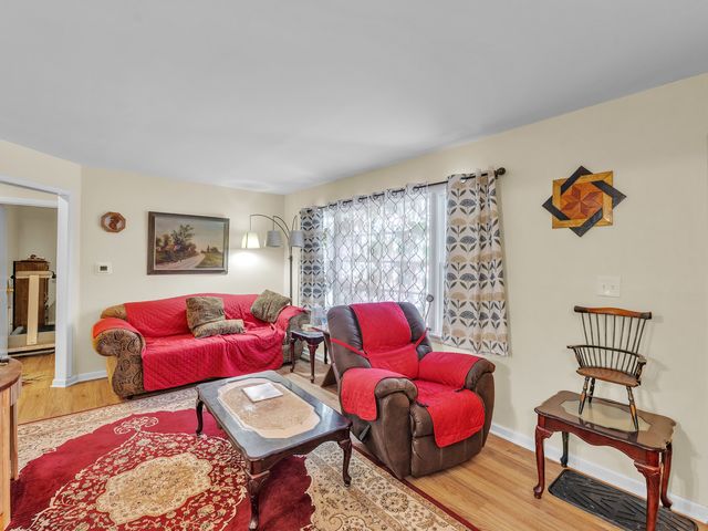 4817 Willow Lane, Mchenry, IL 60050