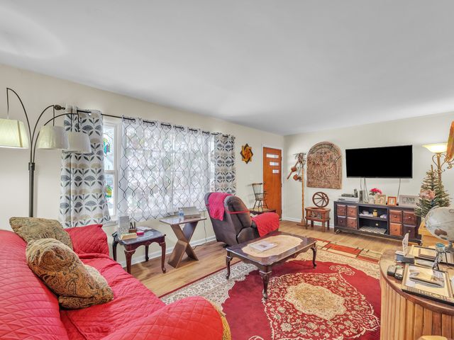 4817 Willow Lane, Mchenry, IL 60050