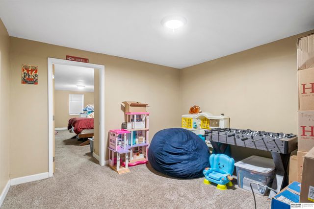 6118 Camden Avenue, Omaha, NE 68104