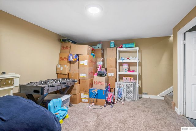 6118 Camden Avenue, Omaha, NE 68104