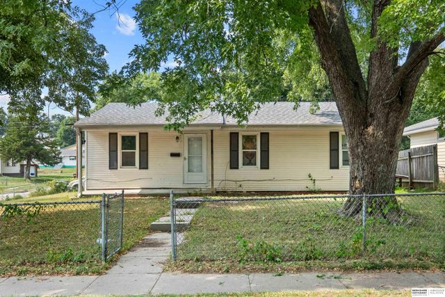 6118 Camden Avenue, Omaha, NE 68104
