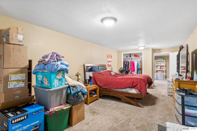 6118 Camden Avenue, Omaha, NE 68104