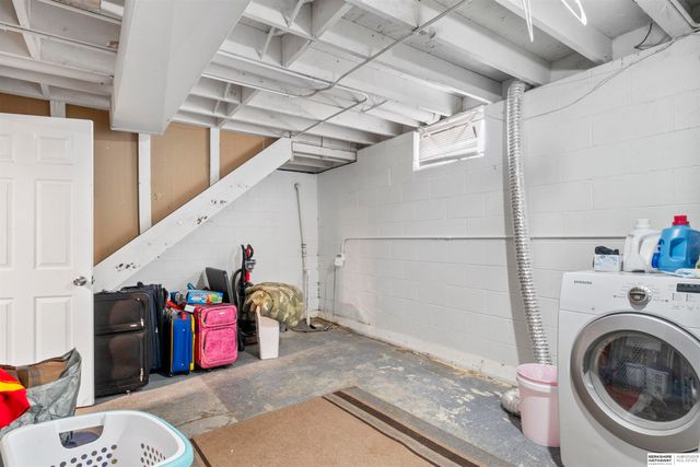 6118 Camden Avenue, Omaha, NE 68104