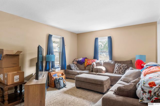 6118 Camden Avenue, Omaha, NE 68104