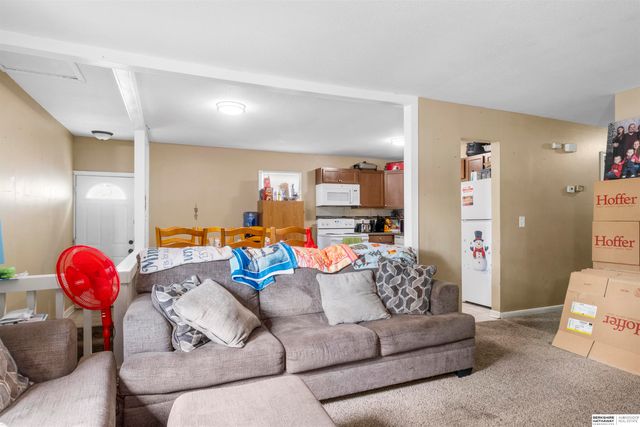 6118 Camden Avenue, Omaha, NE 68104