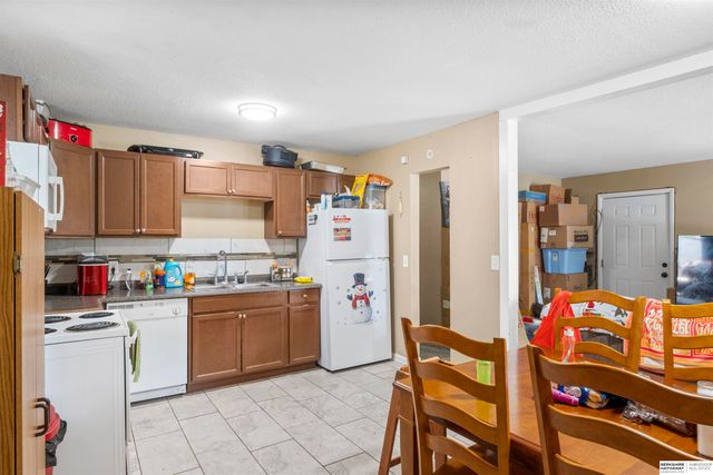 6118 Camden Avenue, Omaha, NE 68104