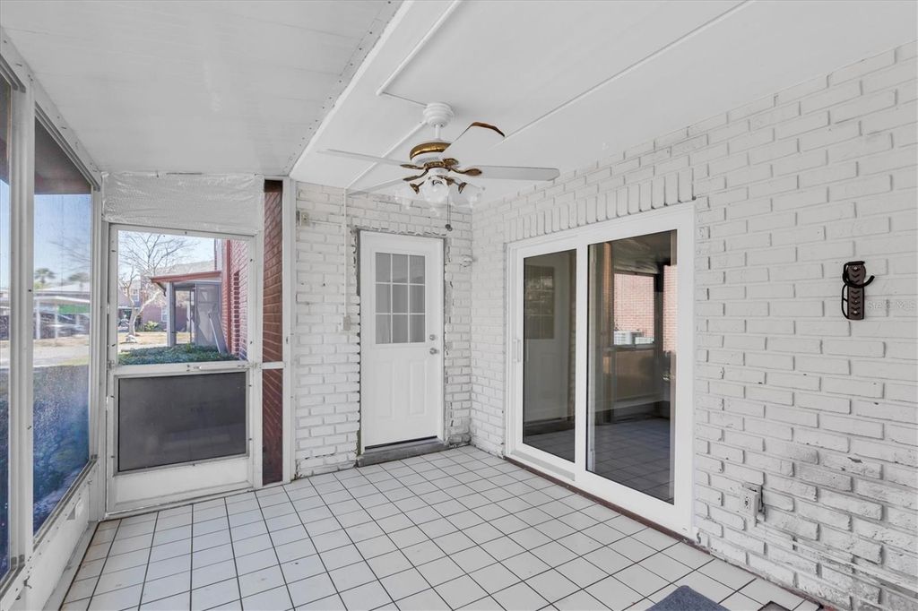 Image 23 of property listing at 1275 85TH AVENUE N A, St Petersburg, FL 33702