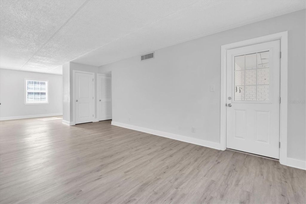 Image 4 of property listing at 1275 85TH AVENUE N A, St Petersburg, FL 33702