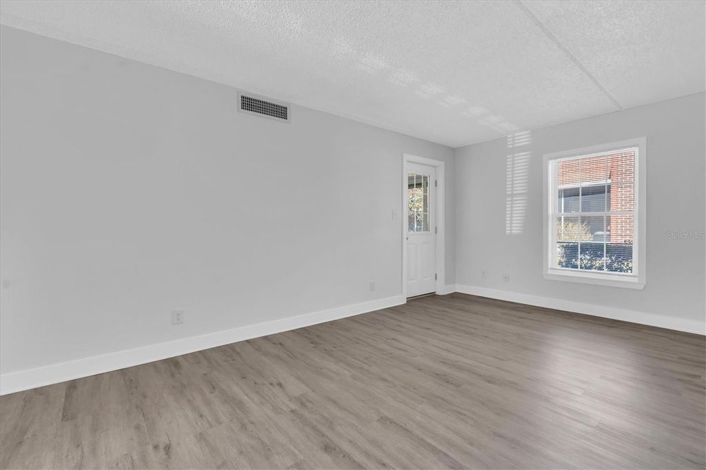Image 5 of property listing at 1275 85TH AVENUE N A, St Petersburg, FL 33702