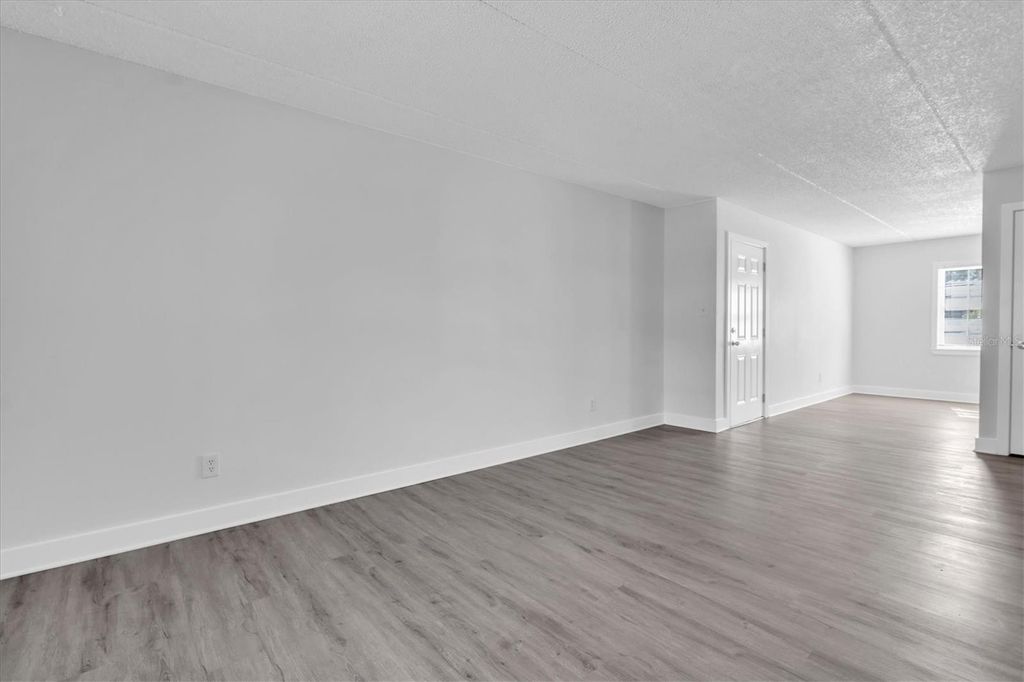 Image 7 of property listing at 1275 85TH AVENUE N A, St Petersburg, FL 33702