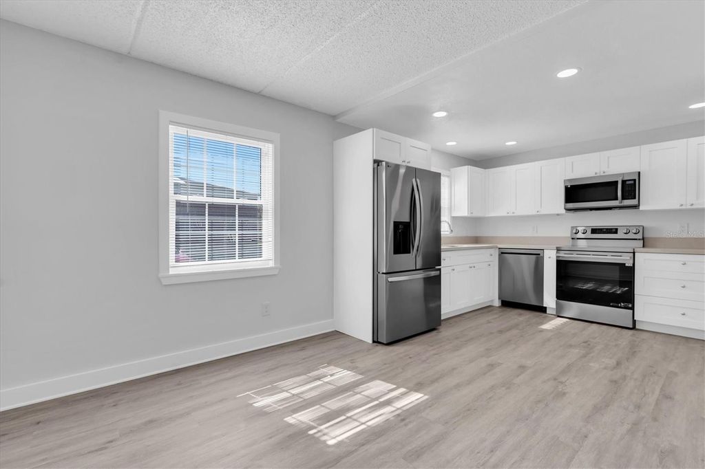 Image 10 of property listing at 1275 85TH AVENUE N A, St Petersburg, FL 33702