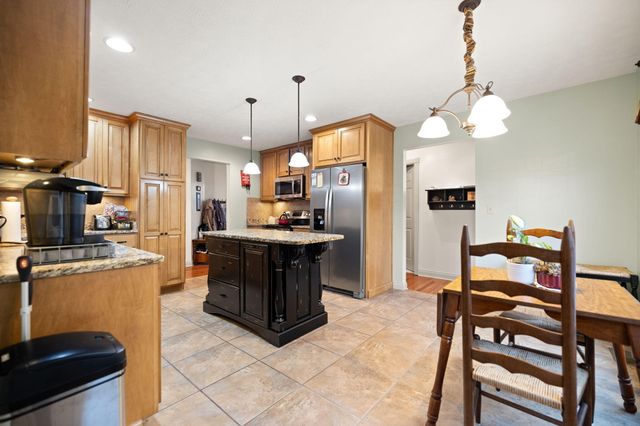 871 Woods Edge Drive, Somerset, KY 42503