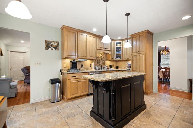 871 Woods Edge Drive, Somerset, KY 42503