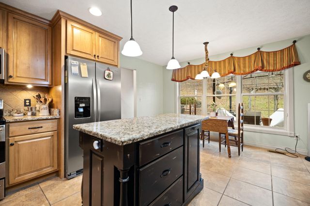 871 Woods Edge Drive, Somerset, KY 42503