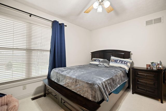 871 Woods Edge Drive, Somerset, KY 42503