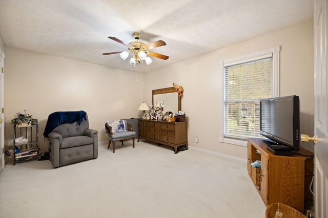 871 Woods Edge Drive, Somerset, KY 42503