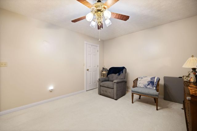 871 Woods Edge Drive, Somerset, KY 42503