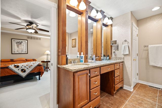 871 Woods Edge Drive, Somerset, KY 42503