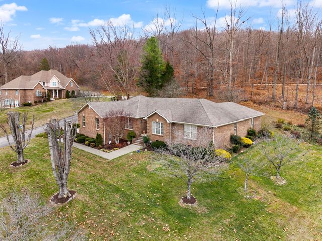 871 Woods Edge Drive, Somerset, KY 42503