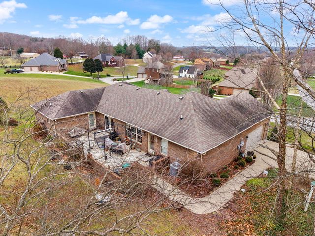 871 Woods Edge Drive, Somerset, KY 42503