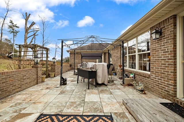 871 Woods Edge Drive, Somerset, KY 42503