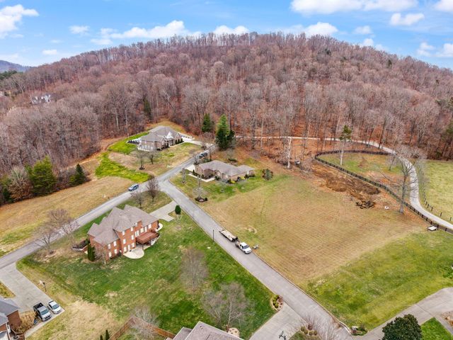 871 Woods Edge Drive, Somerset, KY 42503