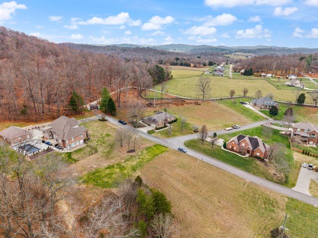 871 Woods Edge Drive, Somerset, KY 42503