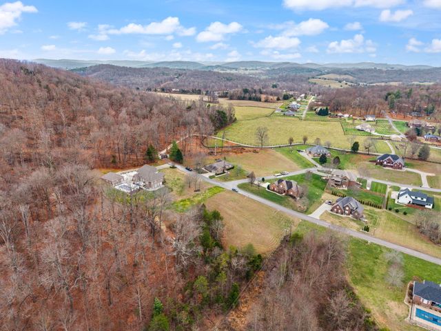 871 Woods Edge Drive, Somerset, KY 42503